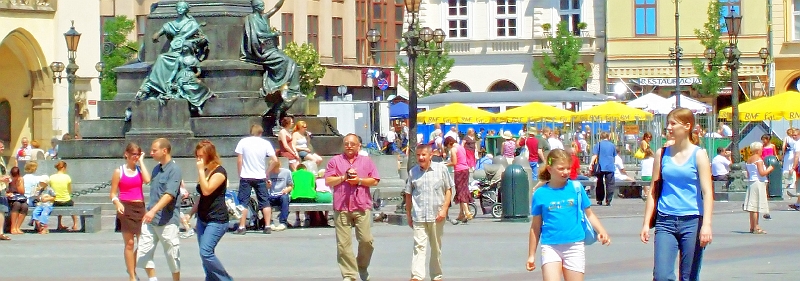 Krakow-people-on-Markedsplass-333_filtered.jpg